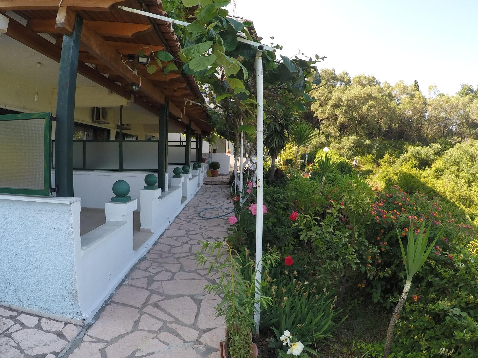 Apartahotel Andromaches 3*