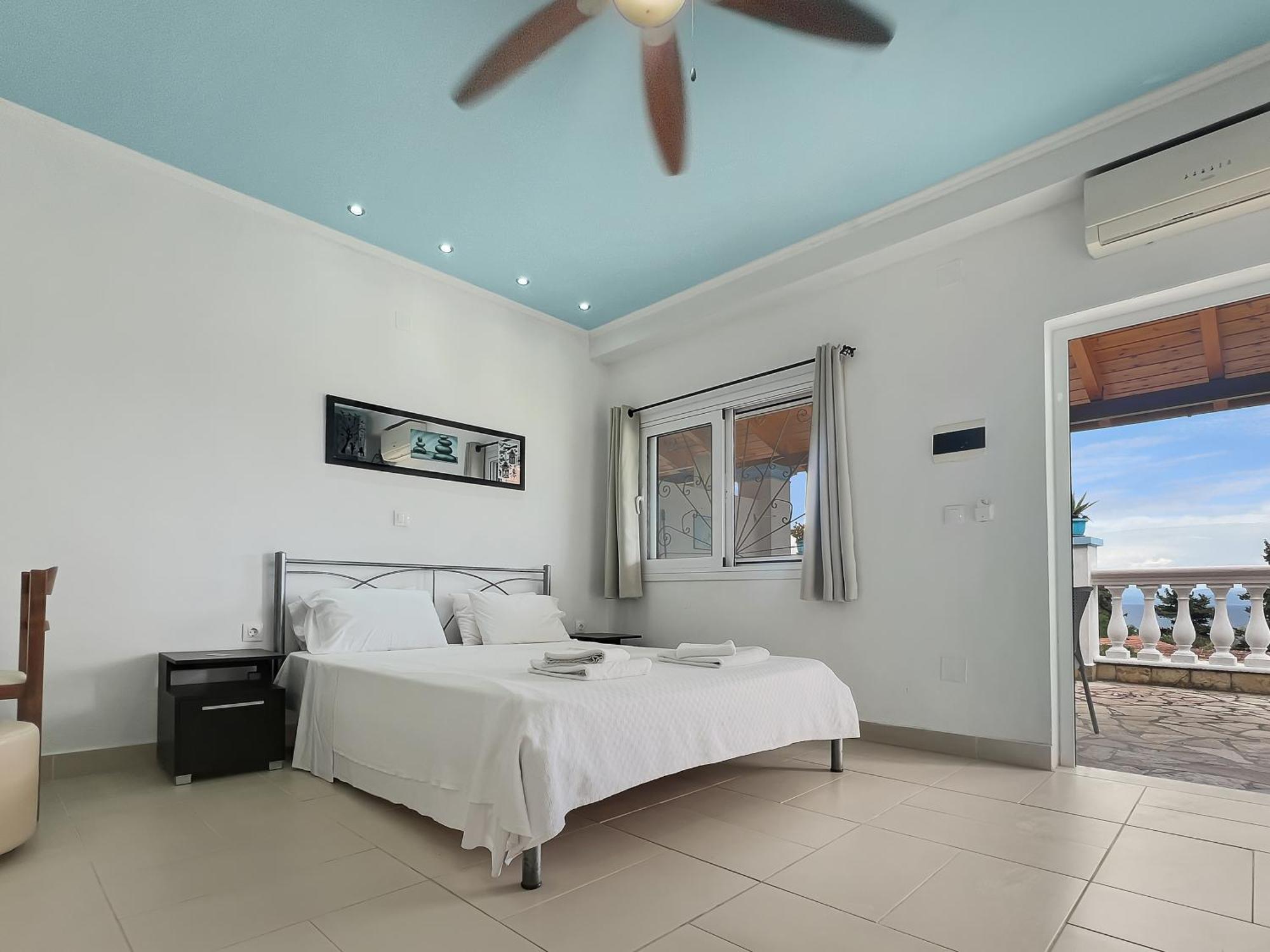 Ξενοδοχείο με διαμερίσματα Corfu Andromaches 3*
